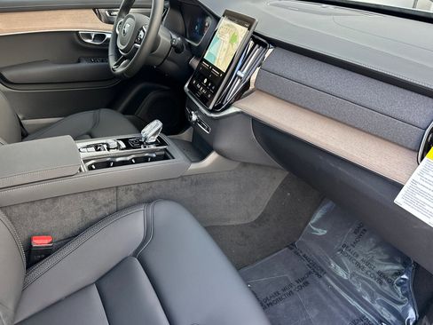New 2026 Volvo XC90 T8 Plus AWD/4WD image 13