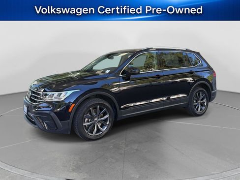 Certified 2022 Volkswagen Tiguan SE w/ Panoramic Sunroof Package AWD/4WD image 1