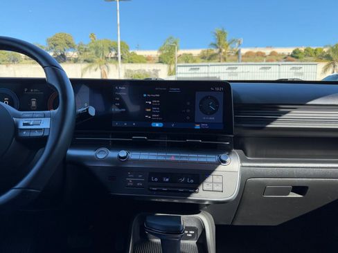 Used 2025 Hyundai Kona SEL image 18