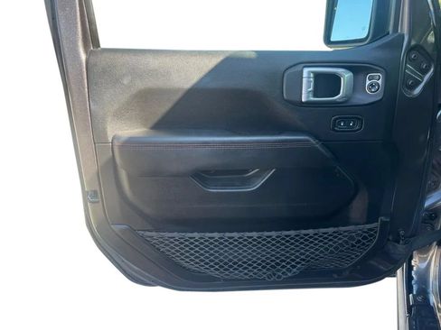 Used 2021 Jeep Wrangler Unlimited Rubicon w/ Cold Weather Group AWD/4WD image 17