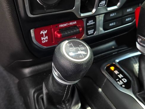 Used 2024 Jeep Wrangler Unlimited Rubicon 4xe AWD/4WD image 29