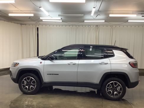 New 2026 Jeep Compass Trailhawk AWD/4WD image 9