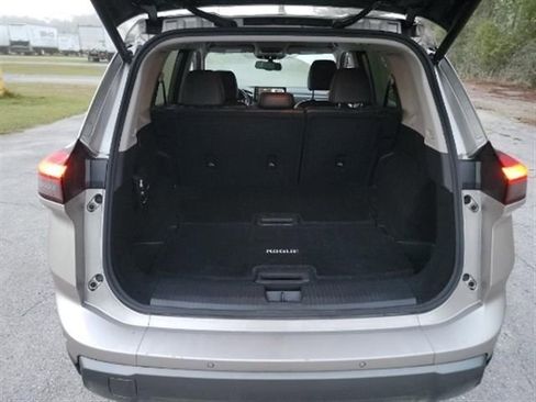 Used 2024 Nissan Rogue SL image 6