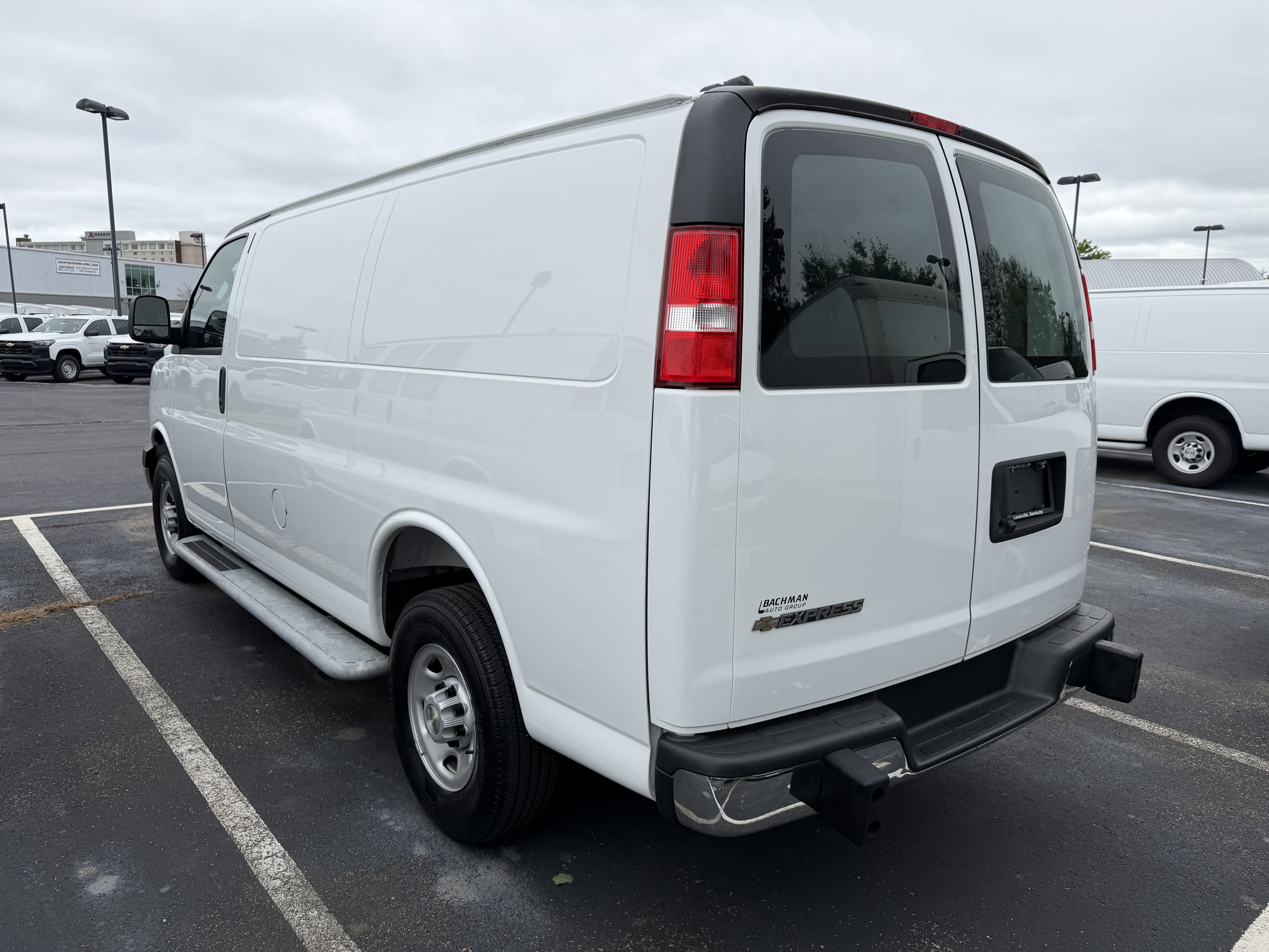 Used 2025 Chevrolet Express 2500 w/ Driver Convenience Package RWD image 5