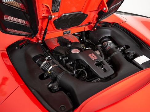 Used 2017 Ferrari 488 Spider RWD image 18