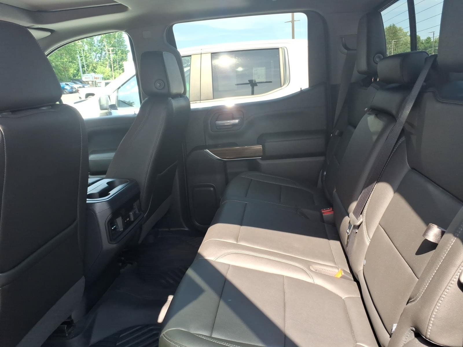 Used 2020 Chevrolet Silverado 1500 LT Trail Boss AWD/4WD image 8