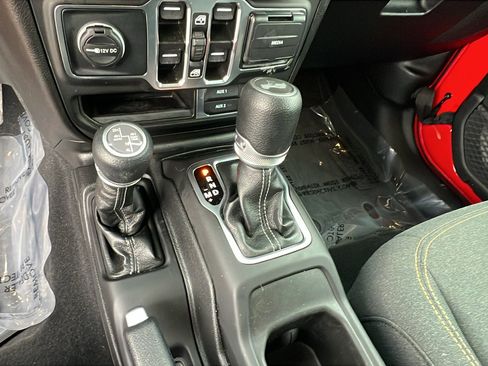 Used 2025 Jeep Wrangler Backcountry image 28