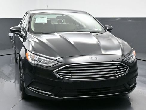 Used 2018 Ford Fusion S image 4