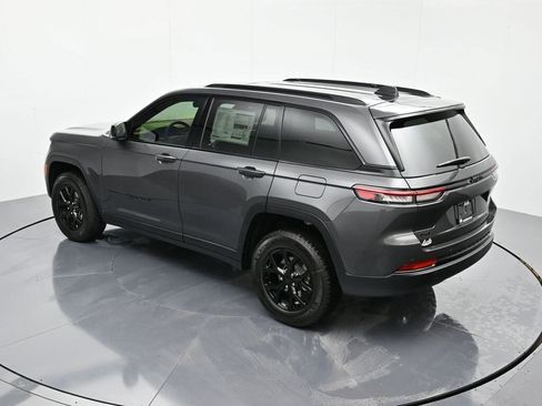 New 2025 Jeep Grand Cherokee Altitude image 35