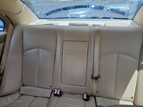 Used 2007 Mercedes-Benz E 550 Sedan image 12