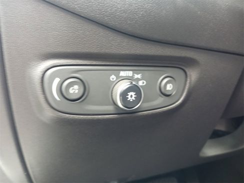 Used 2020 Chevrolet Equinox LT image 34