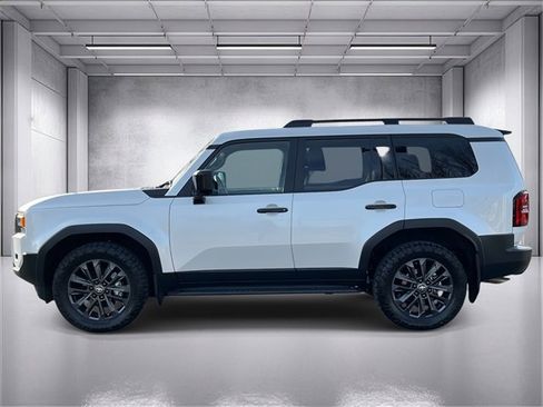 Used 2024 Toyota Land Cruiser image 6