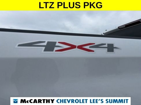 Used 2023 Chevrolet Silverado 1500 LTZ AWD/4WD image 18