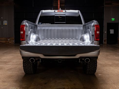 Used 2025 RAM 1500 Lone Star image 9