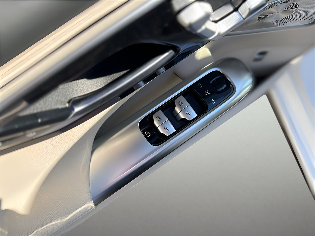 Certified 2026 Mercedes-Benz C 300 4MATIC Sedan image 13