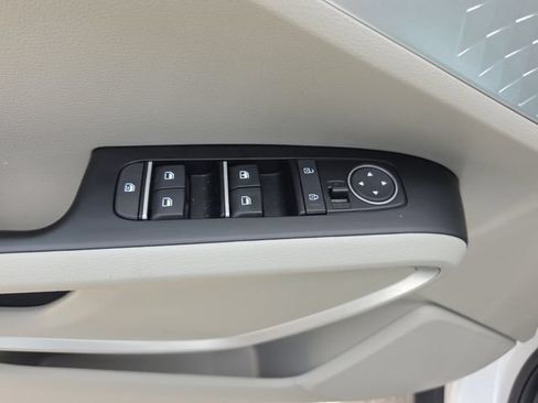 Certified 2025 Kia Soul LX w/ LX Technology Package FWD image 16