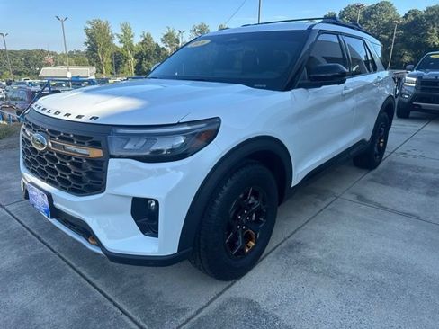 Used 2026 Ford Explorer Tremor w/ Tremor Convenience Package AWD/4WD image 3