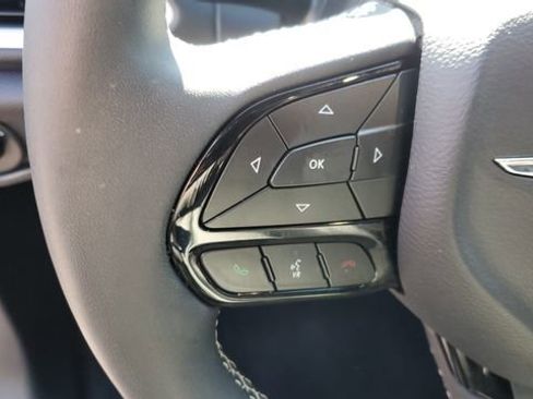 Used 2023 Chrysler Pacifica Touring-L w/ S Appearance Package image 10