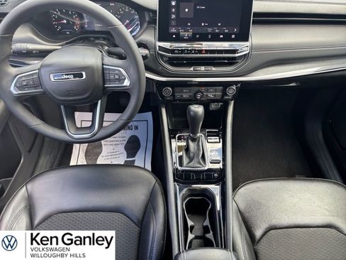Used 2022 Jeep Compass Latitude AWD/4WD image 19