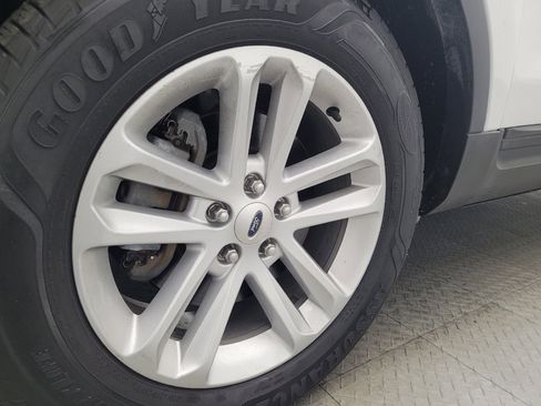 Used 2015 Ford Explorer image 31