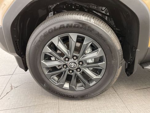 Used 2025 Toyota Land Cruiser w/ Premium Package image 11