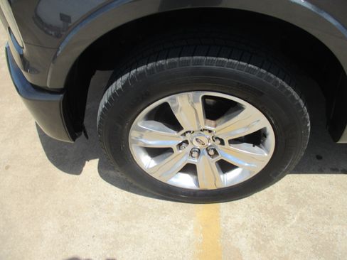 Used 2015 Ford F150 Platinum w/ Equipment Group 701A Luxury image 3