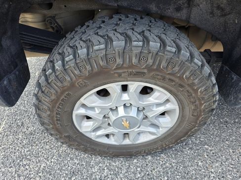 Used 2022 Chevrolet Silverado 2500 LT w/ All Star Edition image 4