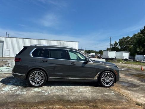 Used 2024 BMW X7 xDrive40i AWD/4WD image 2