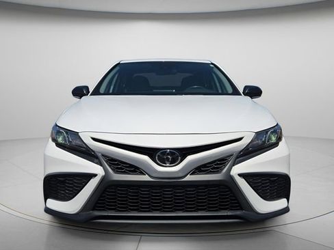 Used 2023 Toyota Camry SE AWD/4WD image 4