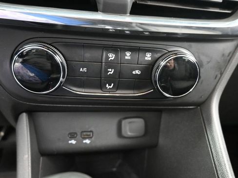 Used 2025 Buick Encore GX Preferred AWD/4WD image 20