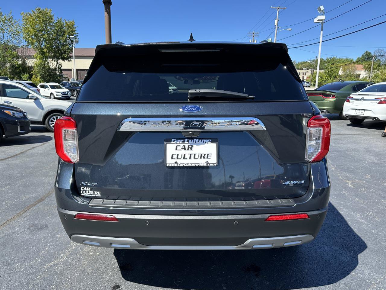 Used 2022 Ford Explorer XLT w/ Equipment Group 202A AWD/4WD image 13