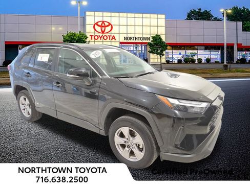 Used 2025 Toyota RAV4 LE image 1