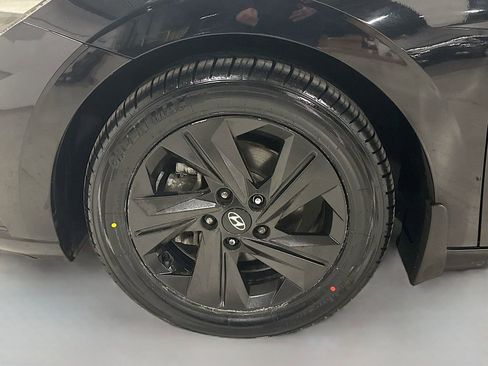 Used 2022 Hyundai Elantra SEL image 33