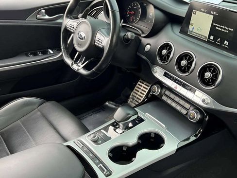 Used 2018 Kia Stinger GT2 image 3