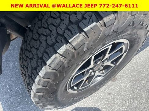 Used 2024 Jeep Wrangler Rubicon AWD/4WD image 8