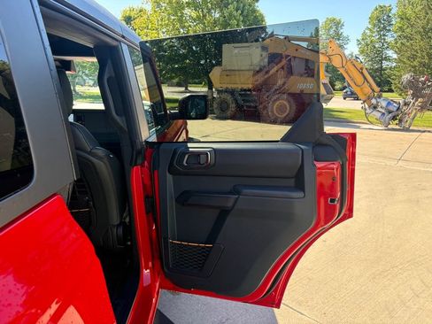 Used 2024 Ford Bronco Badlands w/ Sasquatch Package AWD/4WD image 39