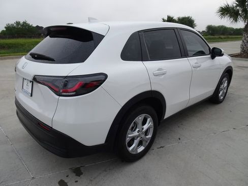 Used 2025 Honda HR-V LX image 4