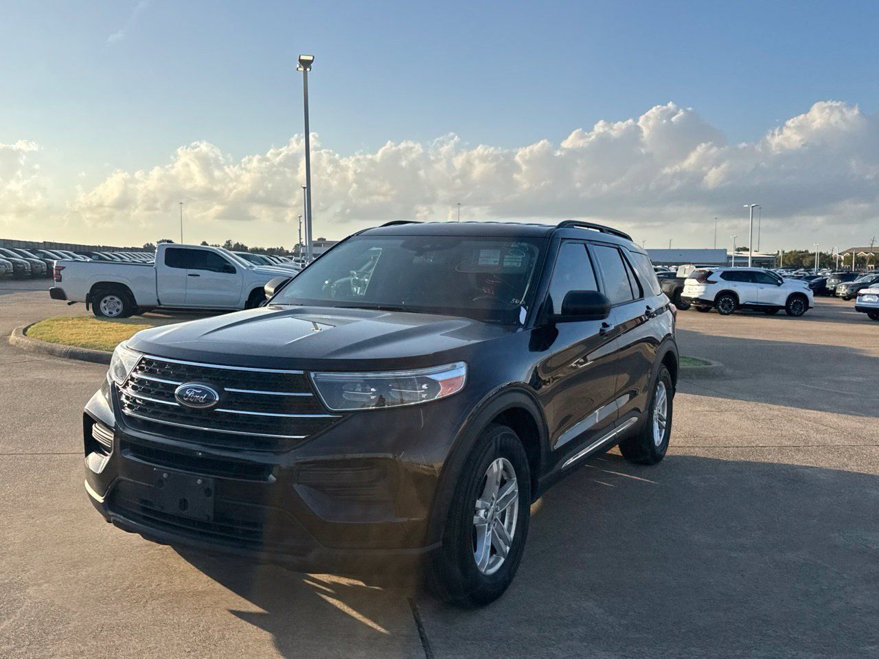 Used 2022 Ford Explorer XLT RWD image 9