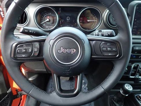 Used 2023 Jeep Wrangler Unlimited AWD/4WD image 12