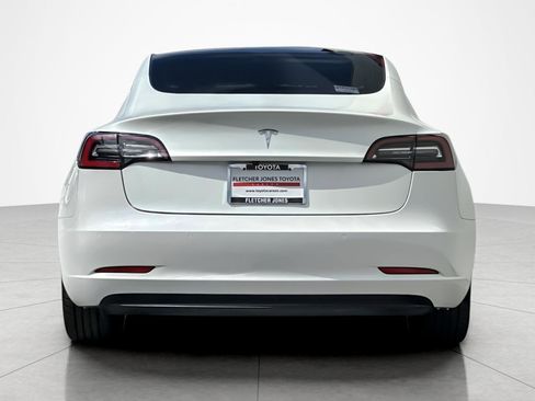 Used 2018 Tesla Model 3 Mid Range image 4