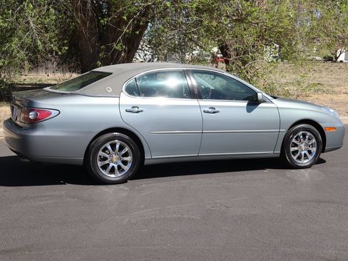 Used 2004 Lexus ES 330 FWD image 4