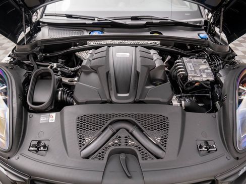 New 2026 Porsche Macan S image 28