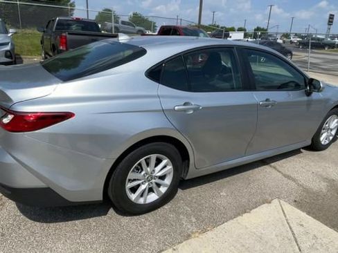 Used 2026 Toyota Camry LE w/ Convenience Package FWD image 2
