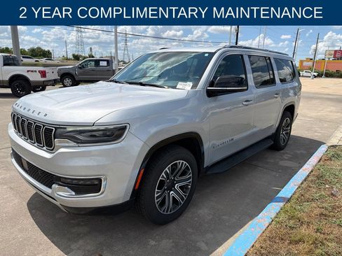 Used 2024 Jeep Wagoneer L Series II RWD image 1