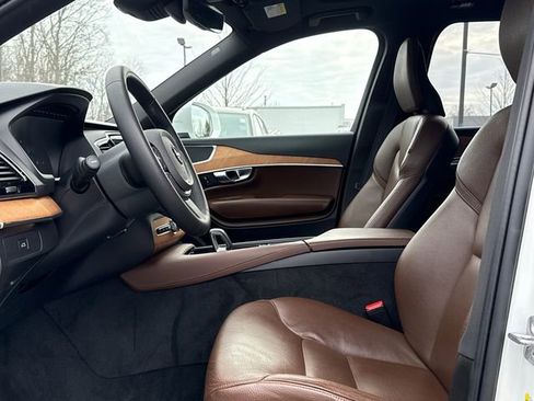 Certified 2023 Volvo XC90 B5 Plus w/ Protection Package image 12