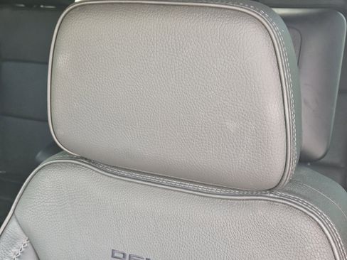 Used 2021 GMC Yukon Denali w/ Denali Premium Package image 17