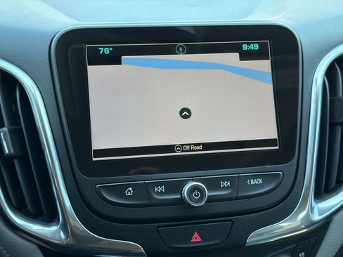 Used 2018 Chevrolet Equinox Premier FWD image 17