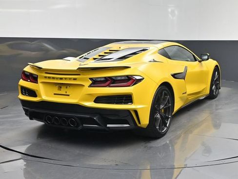 Used 2025 Chevrolet Corvette ZR1 w/ Stealth Interior Trim Package RWD image 28