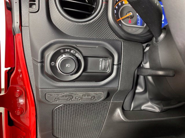 Used 2025 Jeep Wrangler Unlimited Rubicon AWD/4WD image 26