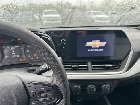 Used 2024 Chevrolet Trax LS FWD image 8